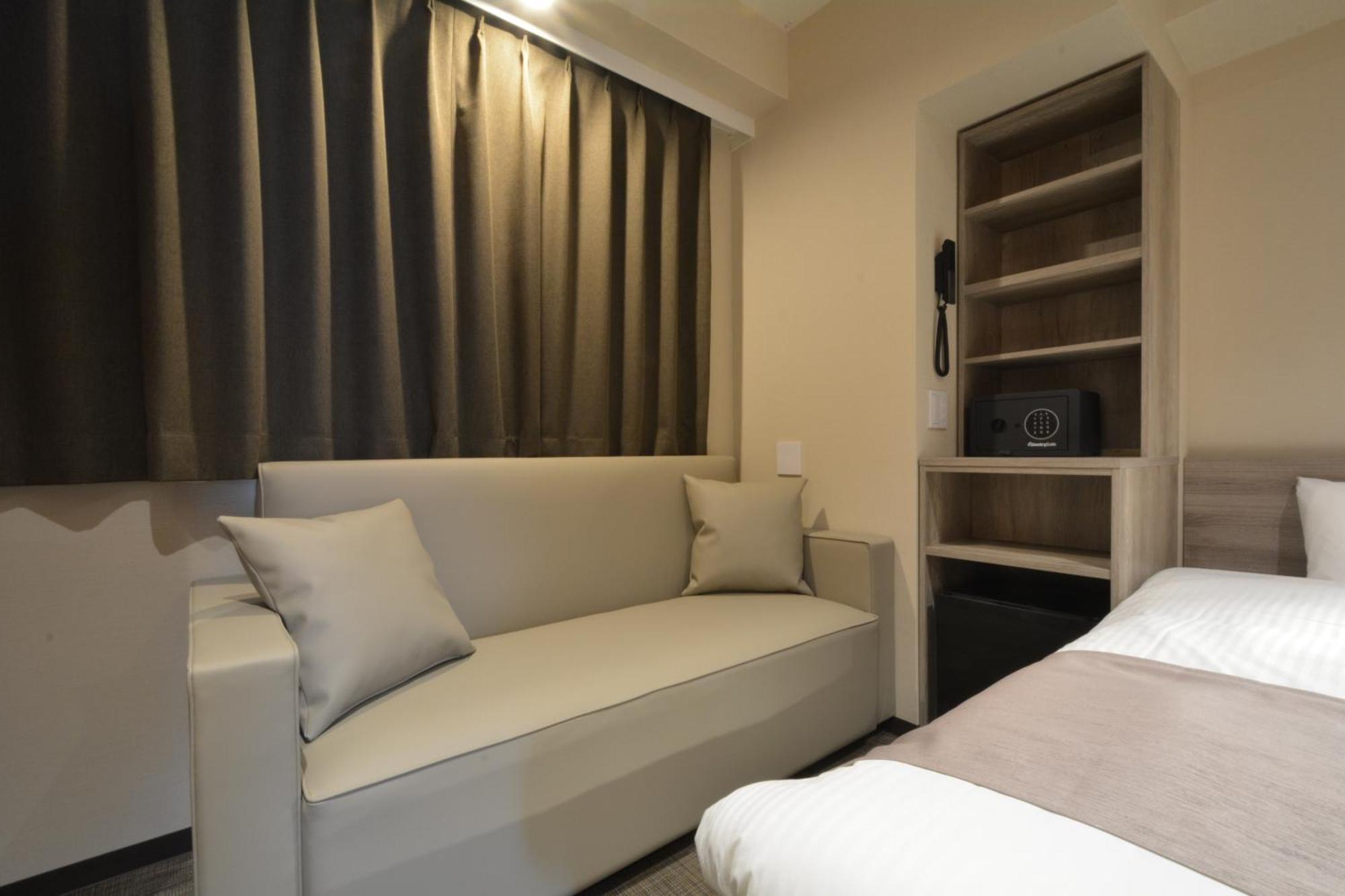 Sanrriott Shinsaibashi โรงแรม 3*